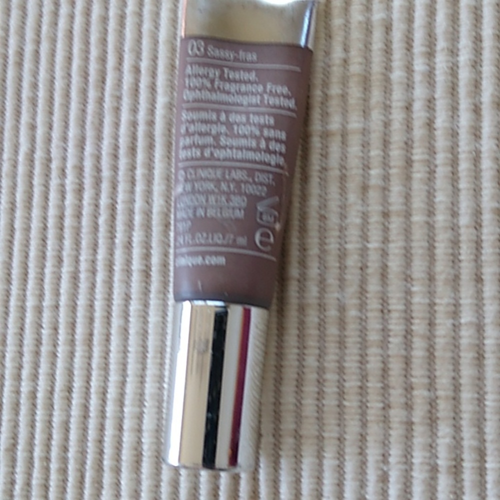 Clinique Lid Smoothie Antioxidant 8-Hour Eye Shadow Colour - 03 Sassy-fras - Picture 2 of 2